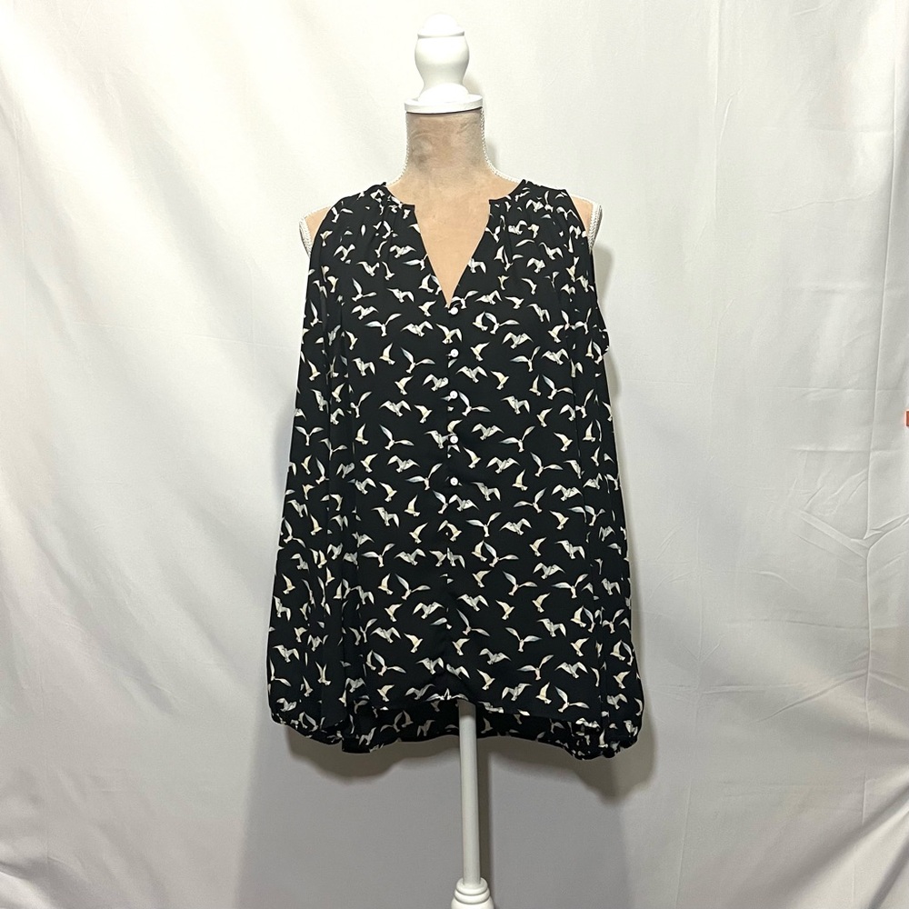 Peek-A-Boo Shoulder - Black and White Women's Top - Size XL - Seagulls!